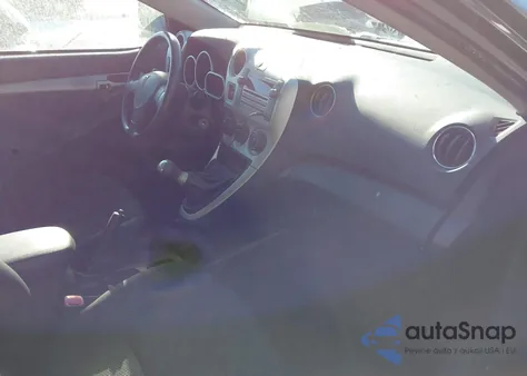 2010 Pontiac Vibe from USA, damaged, VIN 5Y2SL6E82AZ401984